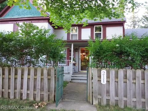 211 Bishop, Highland, MI 48357 photo 1