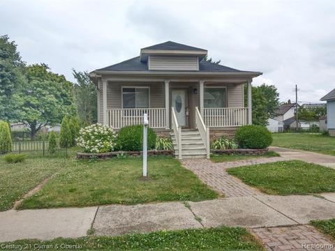 5224 Maple St, Dearborn, MI 48126 photo 1