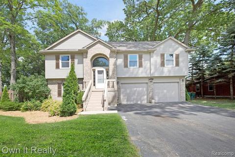 10139 Miriam St, Romulus, MI 48174 photo 1