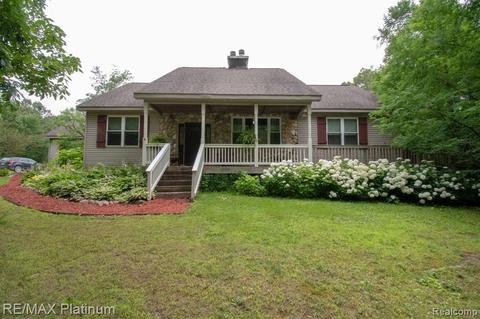 4490 Mack Rd, Howell, MI 48855 photo 1