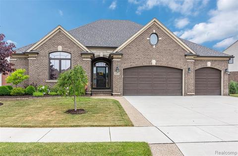 22672 Timbercrest Dr, Macomb, MI 48044 photo 1