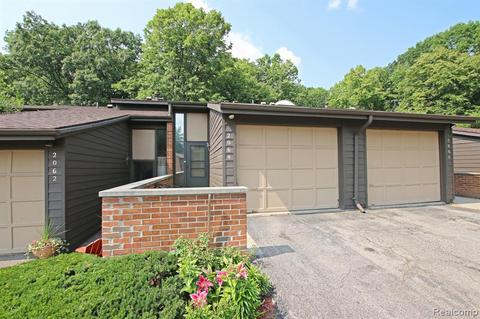 2064 Walden Ct, Flint, MI 48532 photo 1
