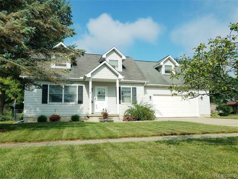 742 Locust Dr, Davison, MI 48423 photo 1