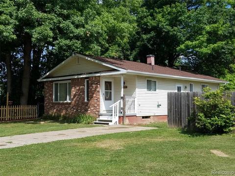 1395 E Williamson St, Burton, MI 48529 photo 1