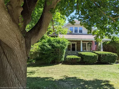 607 Fairbrook St, Northville, MI 48167