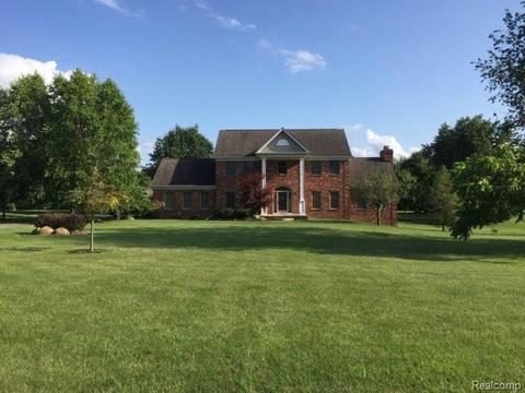 3535 Kipling Cir, Howell, MI 48843 photo 1