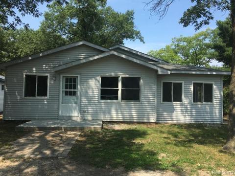 19 Caseville Homes For Sale Caseville Mi Real Estate Movoto