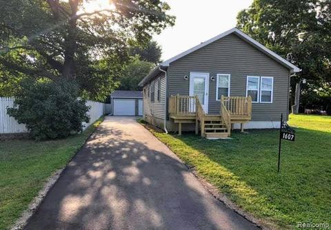 1607 Houran St, Flint, MI 48532 photo 1