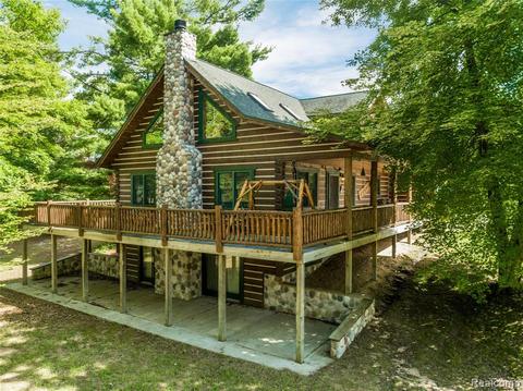 8328 White Pine Rdg, Frost Twp, MI 48625 photo 1