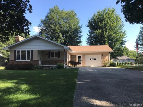 1918 Clinton Ave, Saint Clair, MI 48079 photo 1