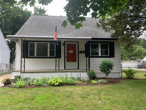 427 Massoit St, Clawson, MI 48017 photo 1