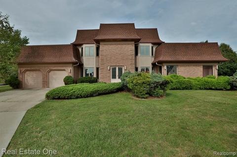 18512 Yorkshire Ct, Riverview, MI 48193 photo 1