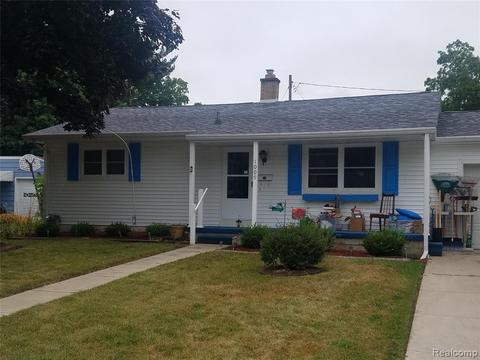 1009 Dingwall Dr, Owosso, MI 48867 photo 1