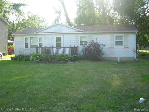 6732 Ball Rd, Romulus, MI 48174 photo 1
