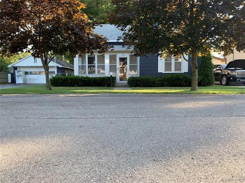 629 Fruit St, Algonac, MI 48001 photo 1