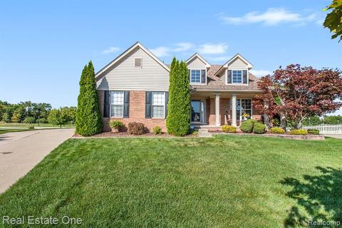 28540 Pondside Ct, Flat Rock, MI 48134 photo 1
