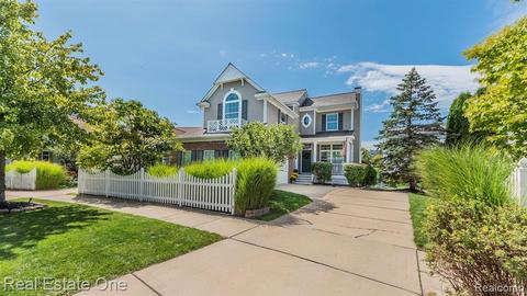 136 Champlain Blvd, Howell, MI 48843 photo 1