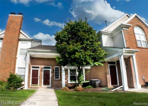 46115 Cavalier Dr, Macomb, MI 48044 photo 1