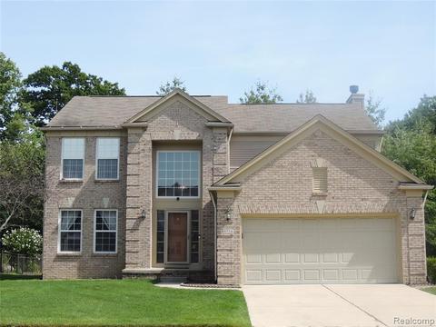 49724 Crusader Dr, Macomb, MI 48044 photo 1