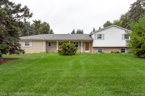 6963 Killarney Dr, Troy, MI 48098 photo 1
