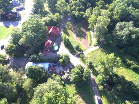 25801 E Huron River Dr, Flat Rock, MI 48134 photo 1