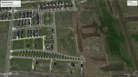402 Mason Run Blvd, Monroe, MI 48162