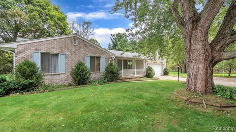 8346 Gallant Fox Trl, Flushing, MI 48433 photo 1