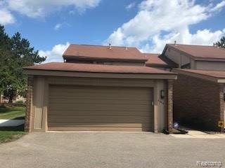 5266 Wright Way E, West Bloomfield, MI 48322 photo 1