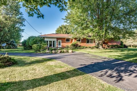 9066 Yale Rd, Avoca, MI 48006 photo 1