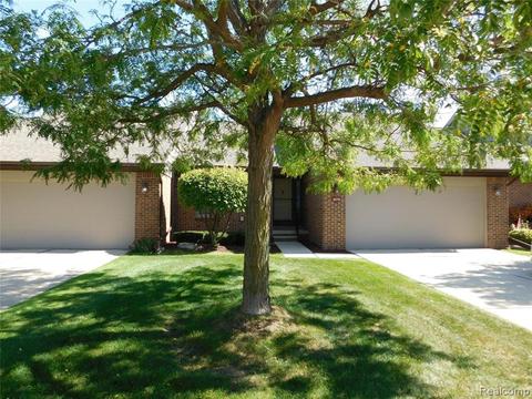 45770 Meadows Cir W, Macomb, MI 48044 photo 1