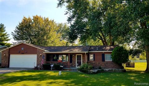 1105 Pinehurst Blvd, Mount Morris, MI 48458 photo 1