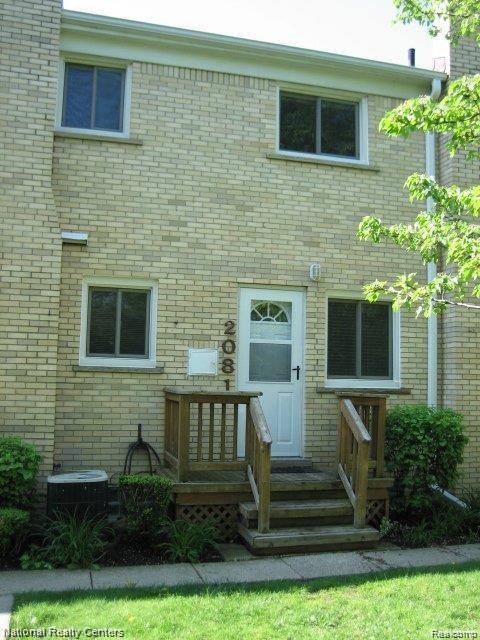 2081 E Maple Rd, Birmingham, MI 48009 photo 1
