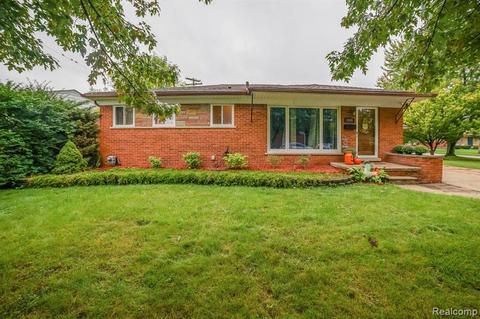 31235 Summer Ln E, Fraser, MI 48026 photo 1