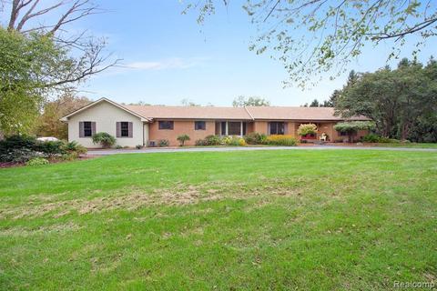 2345 Hacker Rd, Howell, MI 48855 photo 1