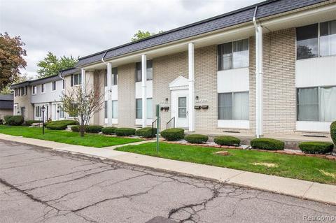 28134 Universal Dr, Warren, MI 48092 photo 1