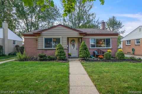 1007 Dreon Dr, Clawson, MI 48017 photo 1