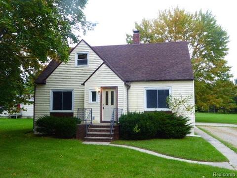 862 E Main St, Sebewaing, MI 48759 photo 1