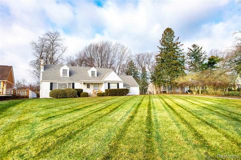 21390 E River Rd, Grosse Ile, MI 48138 photo 1