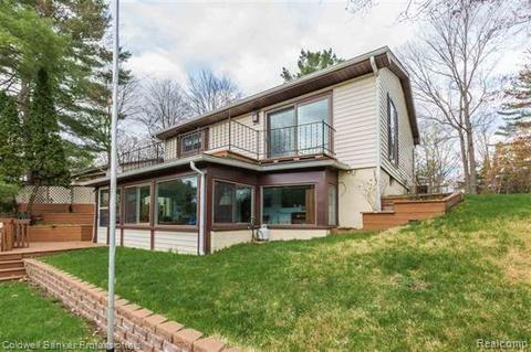 3750 Jennings Ct, Gladwin, MI 48624 photo 1