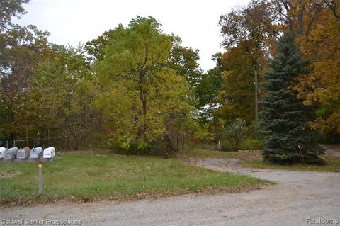 2065 Gray Rd, Lapeer, MI 48446 photo 1