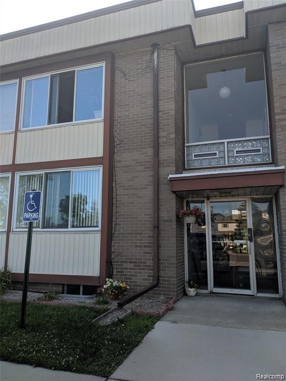 3911 Fort St, Trenton, MI 48183 MLS 219109627