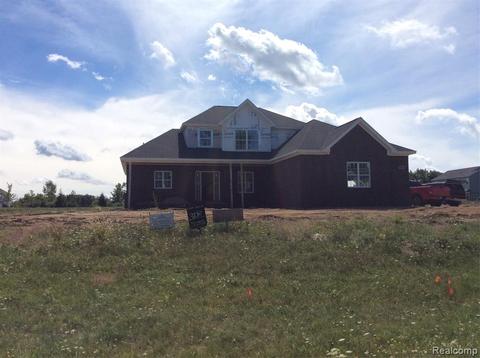 3147 Pine Blfs, Highland, MI 48357 photo 1