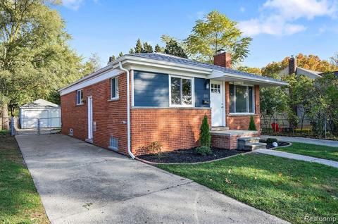 818 Pinecrest Dr, Ferndale, MI 48220 photo 1