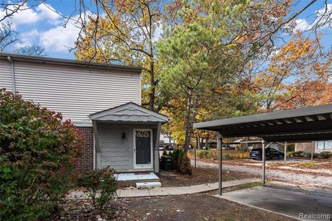 29714 Farmbrook Villa Ln, Southfield, MI 48034 photo 1