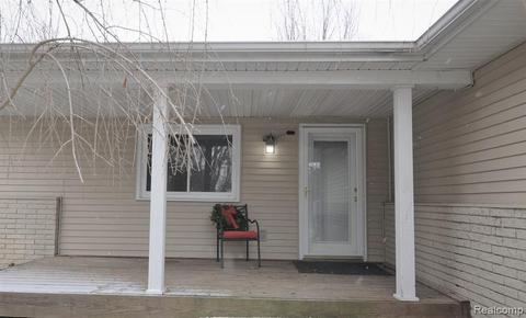 750 E Davis Rd, Howell, MI 48843 photo 1