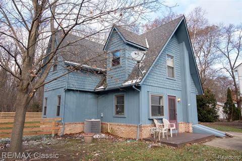 2184 Qualla Ave, Wixom, MI 48393 photo 1