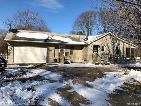 2390 Fruit St, Clay Twp, MI 48001 photo 1