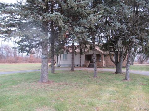 8205 Wayne Rd, Romulus, MI 48174 photo 1