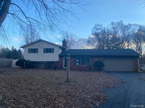 1207 Apache Trl, Temperance, MI 48182 photo 1