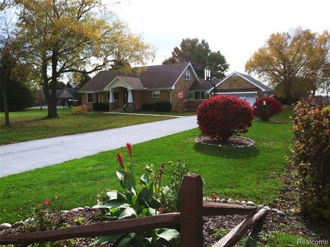 437 E Sub Station Rd, Temperance, MI 48182 photo 1